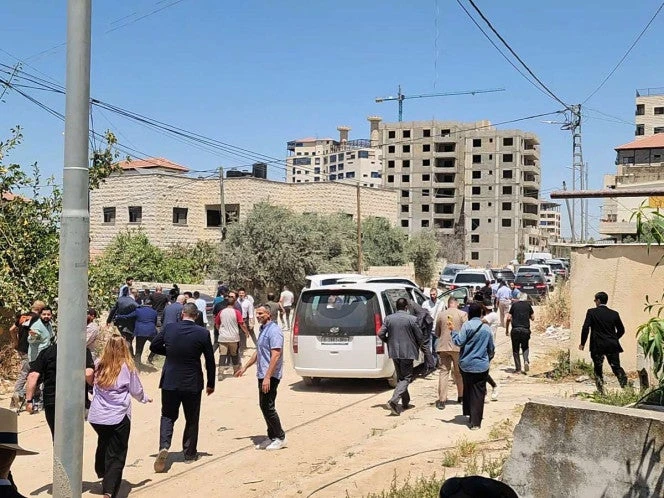VIDEO: Tropas israelíes ahuyentan con disparos a diplomáticos en Cisjordania