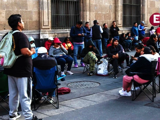 CNTE se repliega y retira bloqueo en Palacio Nacional tras varias horas