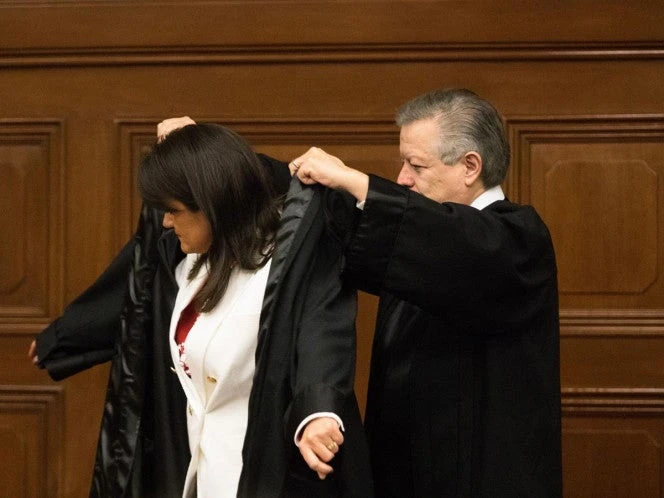 Uso de toga en SCJN no está regulado por la Ley Orgánica del PJF 