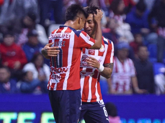 Chivas goza del Play-in tras imponerse a Puebla