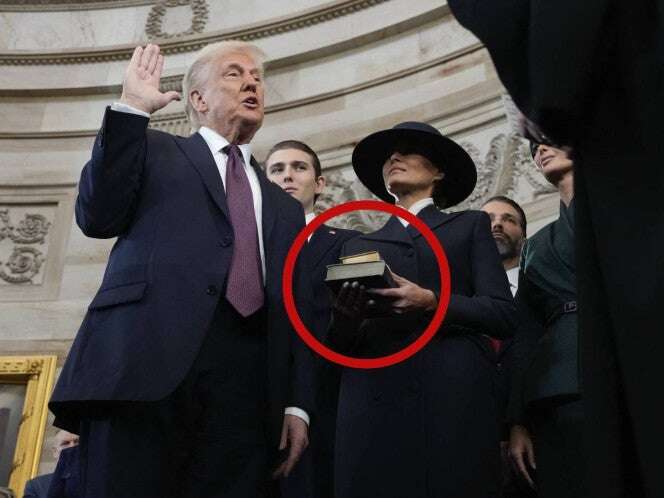 Trump juramento sin tocar la Biblia. ¿Qué significa?