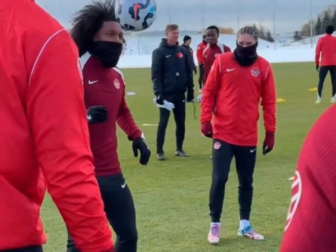 ¿Se queda? Marcelo Flores ya entrena con Canadá