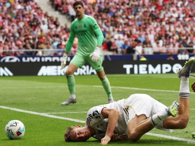 Alarma en el Real Madrid: Dean Huijsen se lesiona y es duda para el Clásico