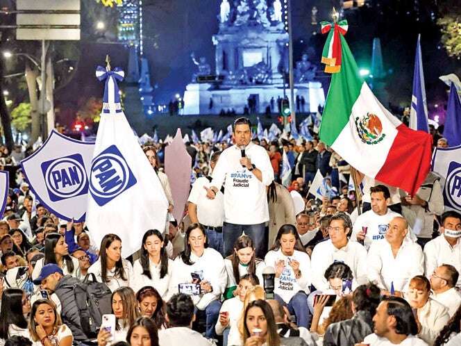 PAN hace velada contra elecciones; cierra Paseo de la Reforma