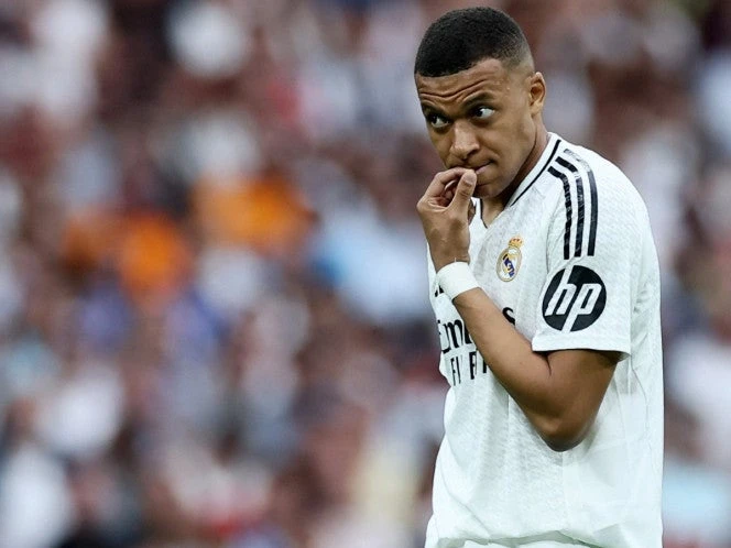 Kylian Mbappé felicita al PSG