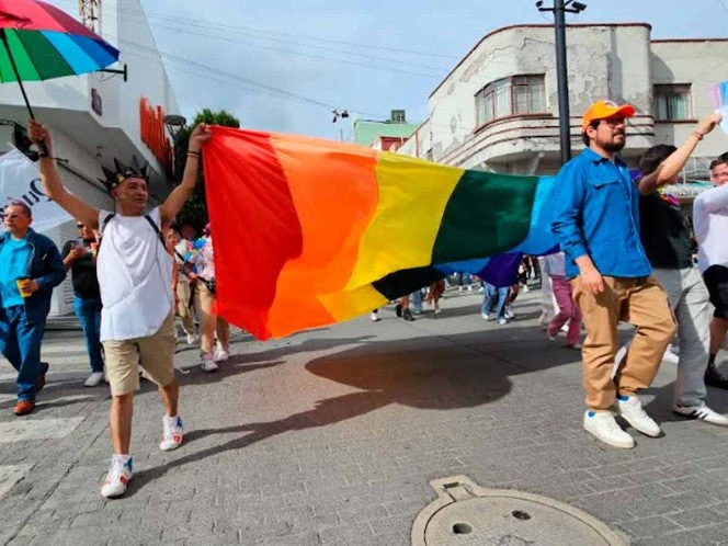 Edición 25 de la Marcha del Orgullo LGBTTIQ+ llena de color y diversidad en Pachuca