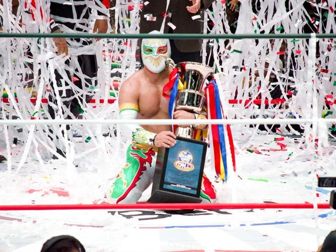 Místico ganó el Grand Prix Internacional 2025 del CMLL