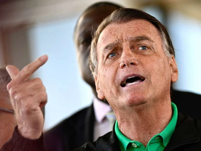 Corte Suprema de Brasil impone medidas contra Bolsonaro... entre ellas, una tobillera