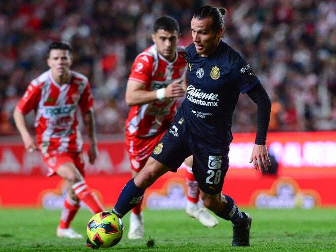 ¡Necaxa remonta y electrocuta a Chivas mediante 'chispazos'!