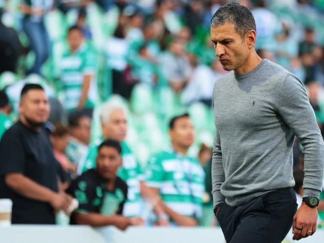 Cinco jugadores habrían pedido despedir al Jimmy Lozano