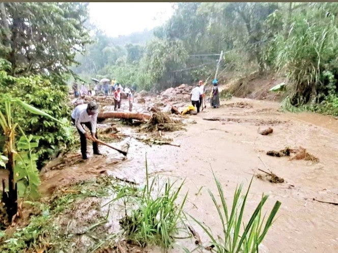 ‘Narda’ evolucionaría hoy a huracán; Chiapas reporta daños y mueren dos en Nayarit 