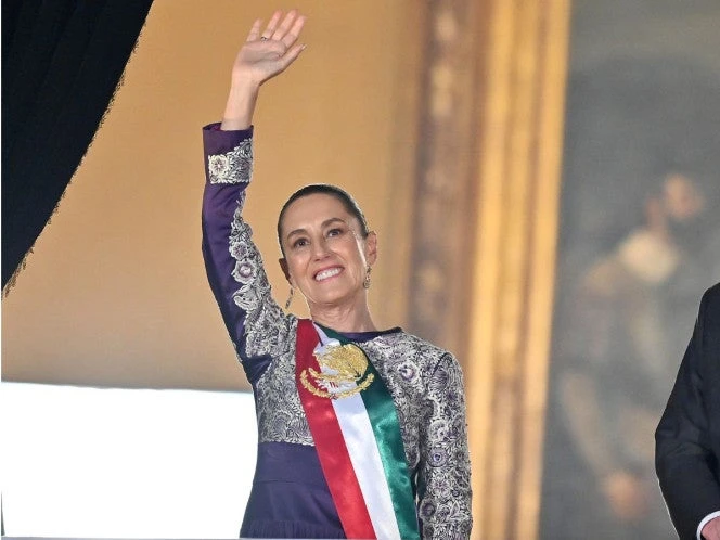 Sheinbaum luce vestido de dseño nacional para su primer Grito de Independencia
