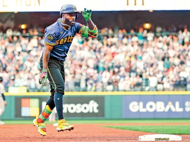 Mariners mete presión y acecha a Astros tras vencerlos 6-1
