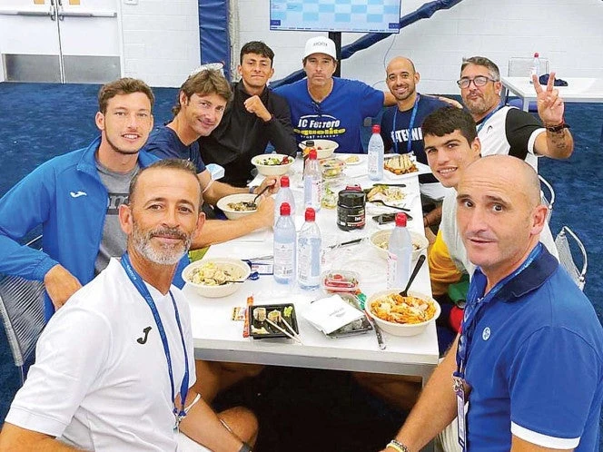 Raqueta con doble herencia… Emilio Nava creció con Alcaraz