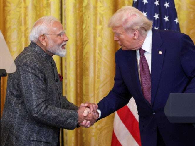 La India y EU buscarán acuerdo comercial; Trump aumentará ventas militares