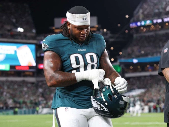 Jalen Carter pierde 57 mil dólares por escupir a Dak Prescott en el kickoff de la NFL
