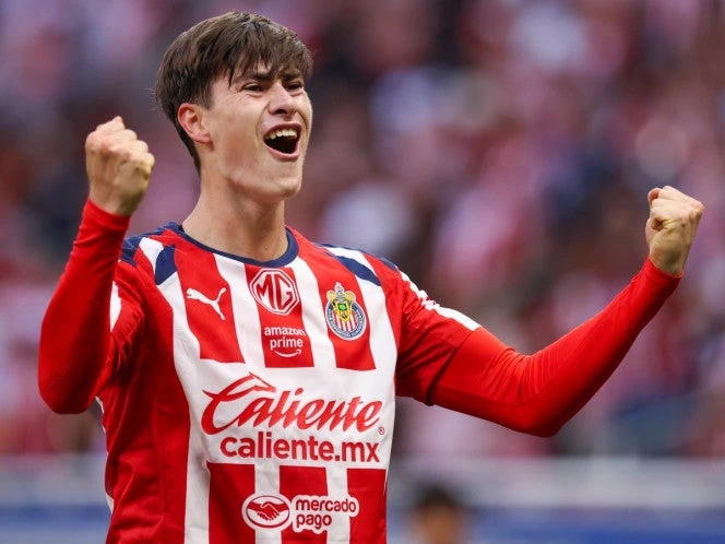 ¡Chicharito en el olvido! 'Hormiga' González da triunfo a Chivas