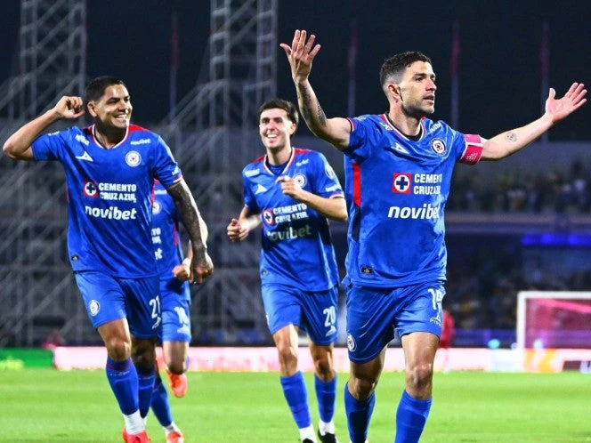 ¡Cruz Azul remonta y rebasa al América en tabla de Liga MX!
