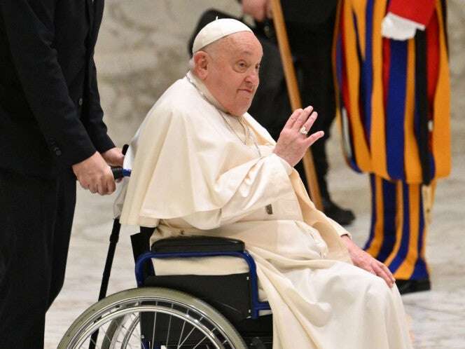 Papa Francisco respira sin mascarilla tras su última recaída: El Vaticano