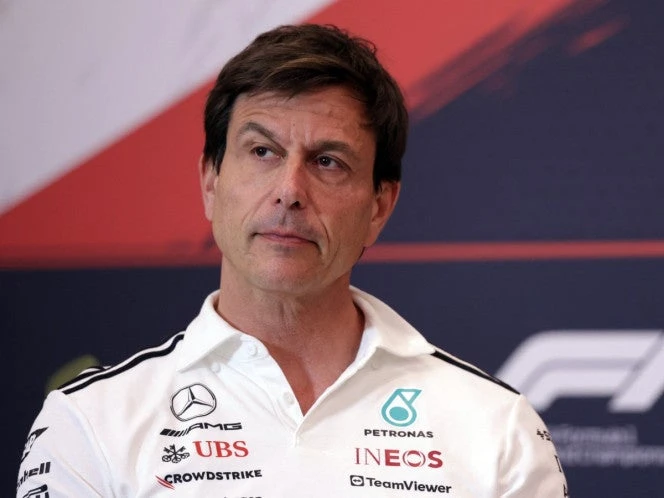 Mercedes quiere quedarse con Russell y Antonelli sobre Verstappen en el 2026