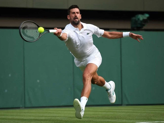 Novak Djokovic debuta con victoria en Wimbledon
