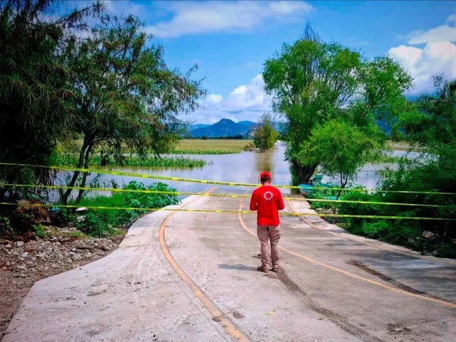 Tras intensa sequía, ahora laguna en Hidalgo se desborda e inunda cultivos