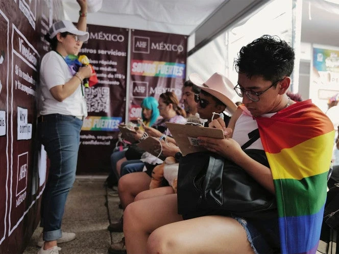 Aplicó IMSS mil 540 pruebas para detectar VIH y hepatitis C en Marcha LGBTTTIQ+