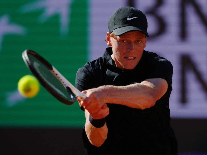 Jannik Sinner avanza firme en Roma, se cita con Cerúndolo