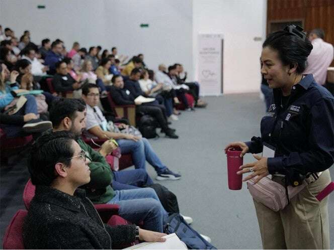 IMSS busca médicos; ofertará más de 8 mil plazas en todo el país