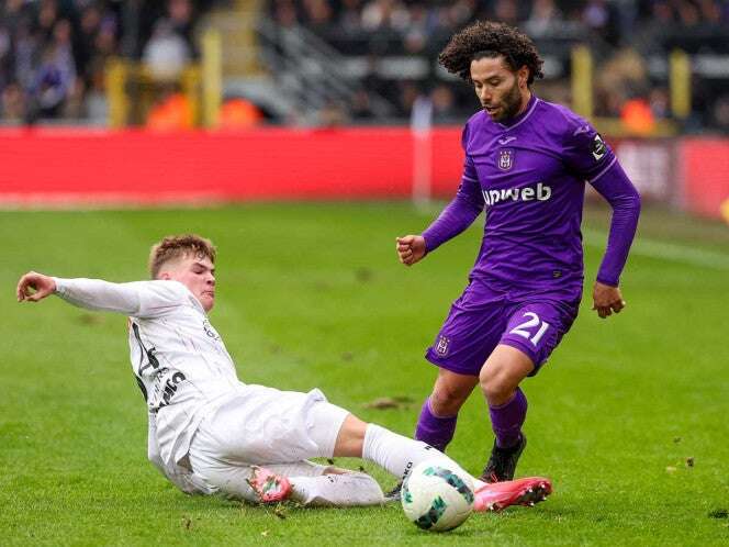 ¡'Chino' Huerta da gran asistencia en triunfo del Anderlecht!