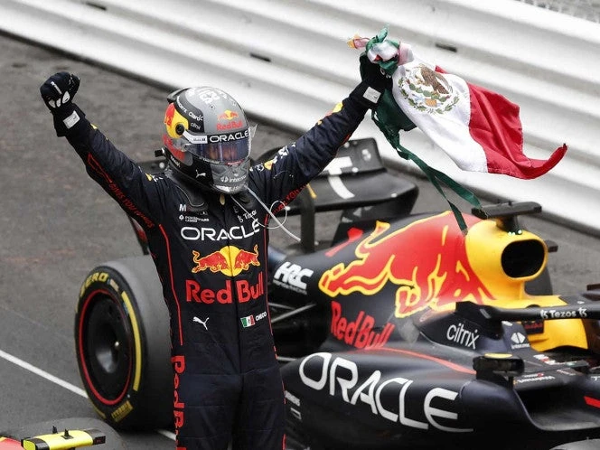Cadillac logró convencer a 'Checo' Pérez