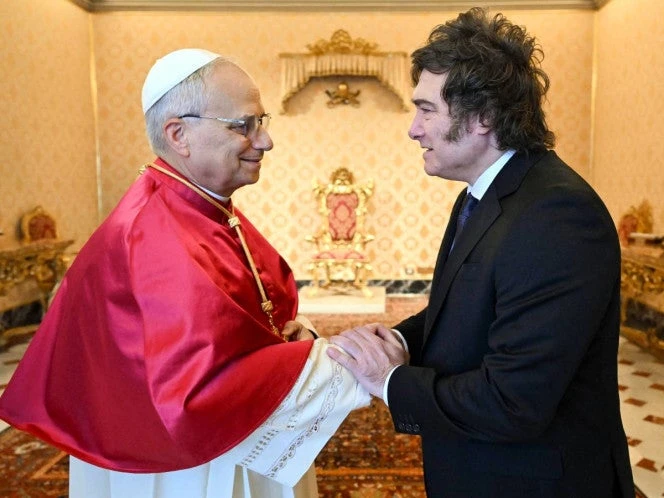Javier Milei fue recibido por el papa León XIV en el Vaticano; abordaron pobreza y paz