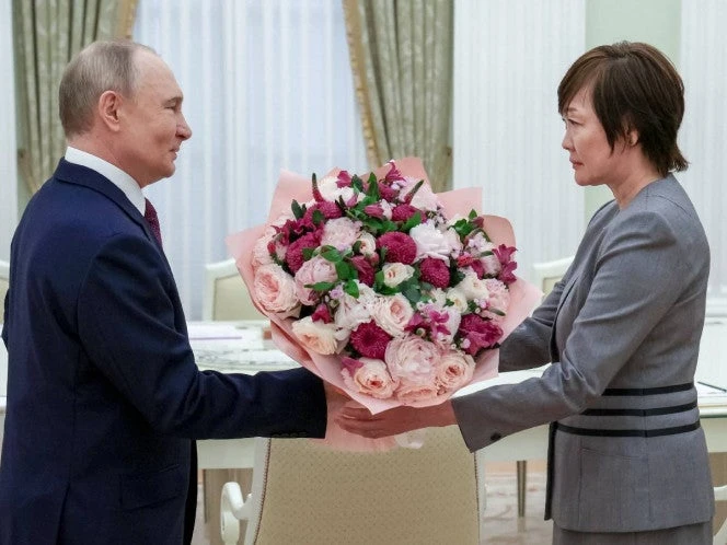 Putin rinde homenaje a Abe y menciona su objetivo de paz entre Rusia y Japón