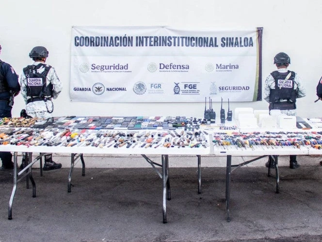 Aseguran armas blancas, celulares, drogas y dinero durante operativo en penal de Sinaloa