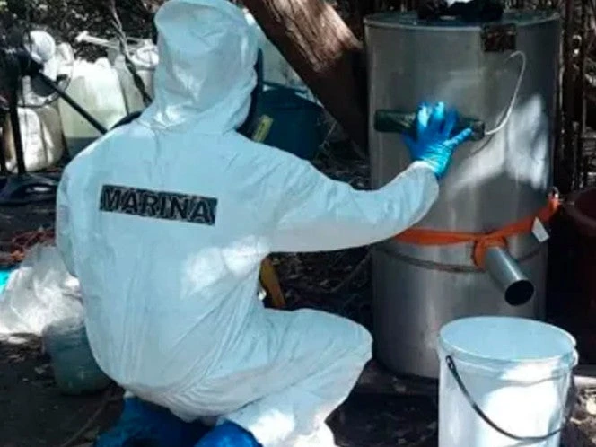 Semar desmantela narcolaboratorios en Sinaloa; decomisa casi media tonelada de droga