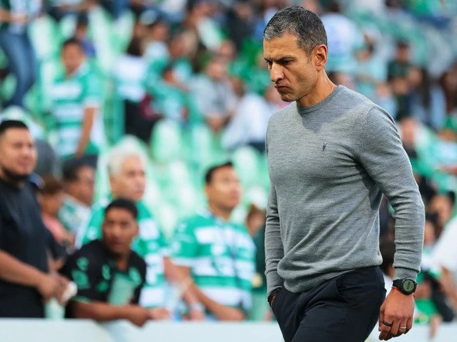 Jaime Lozano deja de ser entrenador de Pachuca