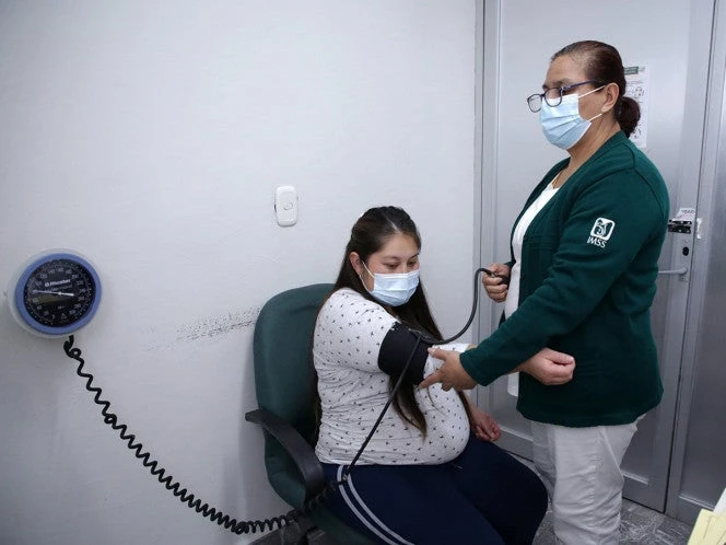 IMSS atiende a 31 millones de mujeres