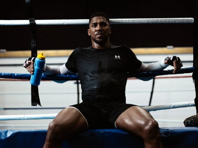 Anthony Joshua podría boxear en África 