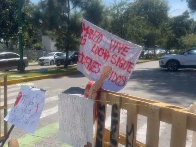 Estudiantes mantienen tomada la Facultad de Agrobiología en Uruapan 