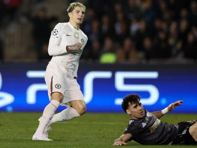 Alejandro Garnacho salva al Chelsea con golazo