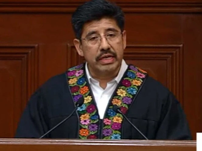 Hugo Aguilar instala la nueva Corte y reivindica el legado de Juárez