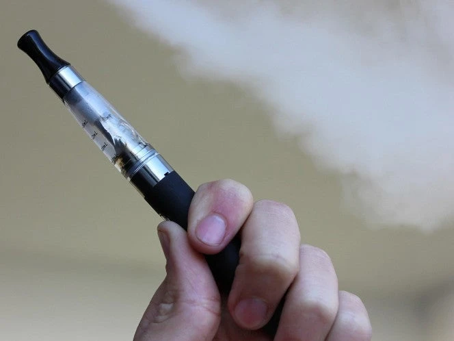 Redes sociales influyen a jóvenes para consumir cannabis o vapear: Estudio