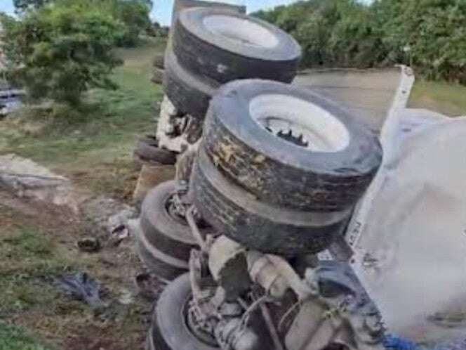 Tráiler arrolla caravana de motociclistas en autopista de Veracruz