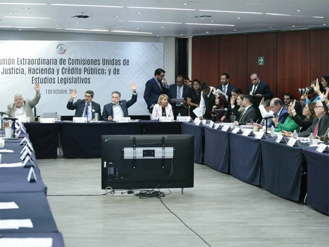 Senado avala en comisiones reforma a Ley de Amparo; suben el dictamen al Pleno