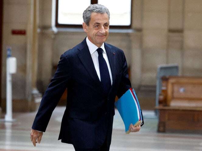 Sarkozy tendrá que usar brazalete electrónico tras su condena por corrupción