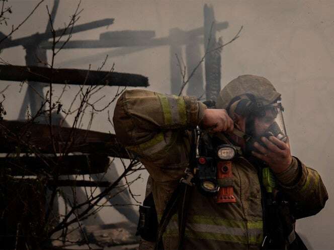 México apoya con 72 elementos en combate de incendios en California: Protección Civil