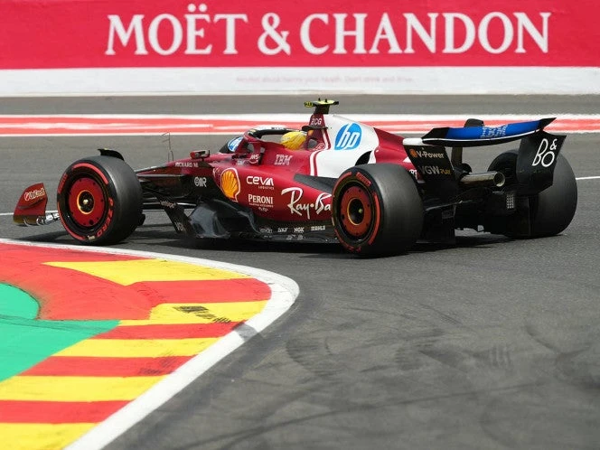 Hamilton se disculpa con Ferrari