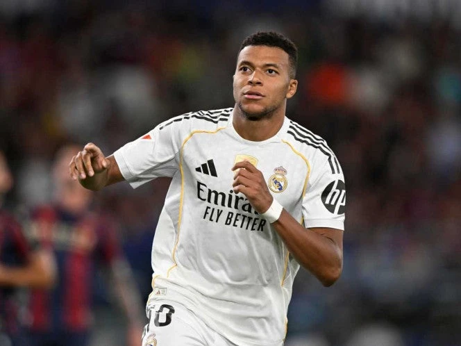 Real Madrid golea y se afianza en la cima de LaLiga