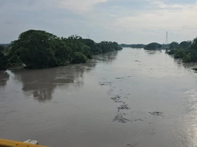 Emiten alerta máxima en Tamaulipas por desbordamiento de ríos