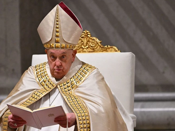 Papa Francisco pasa una 